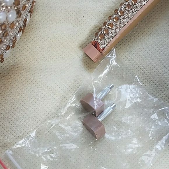 Shoes - Picture 4 of 4